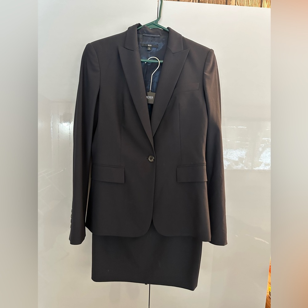 Hugo Boss suit- please note sizes!